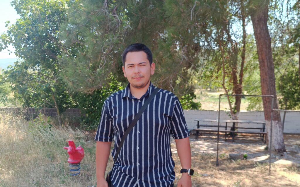 Mahallemizin yeni imamı Mustafa BİLAL